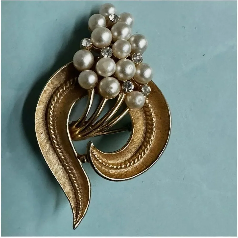 Trifari crown vintage
